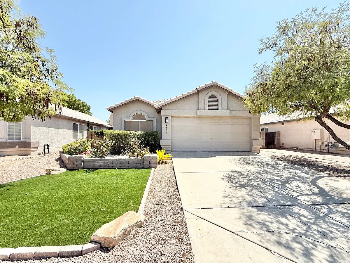 3 bed, 2.0 bath, 1523 sqft, $2,199 — Photo 1