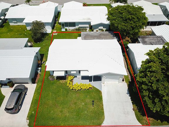 3rd image of 119 SW 8th Ct