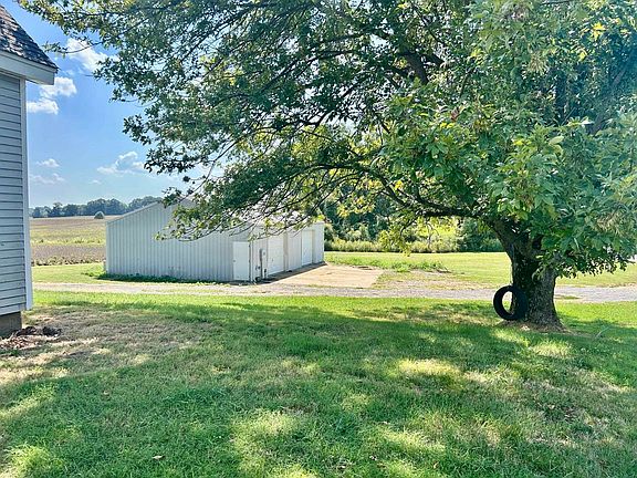 3rd image of 556 Hartsfield Rd