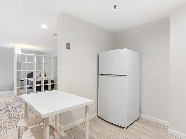 1427 Commonwealth Ave #102 — Photo 8