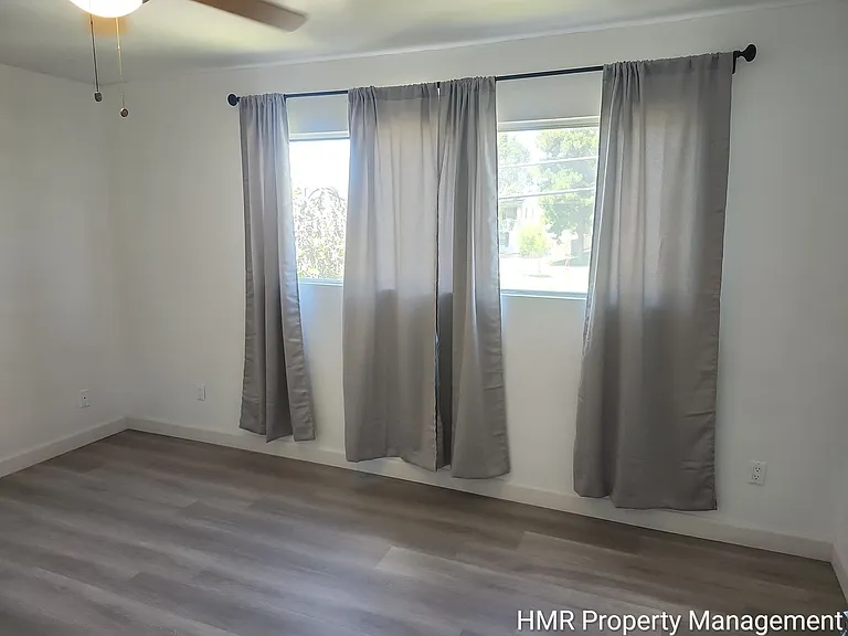 1265 W 4th St — Photo 5