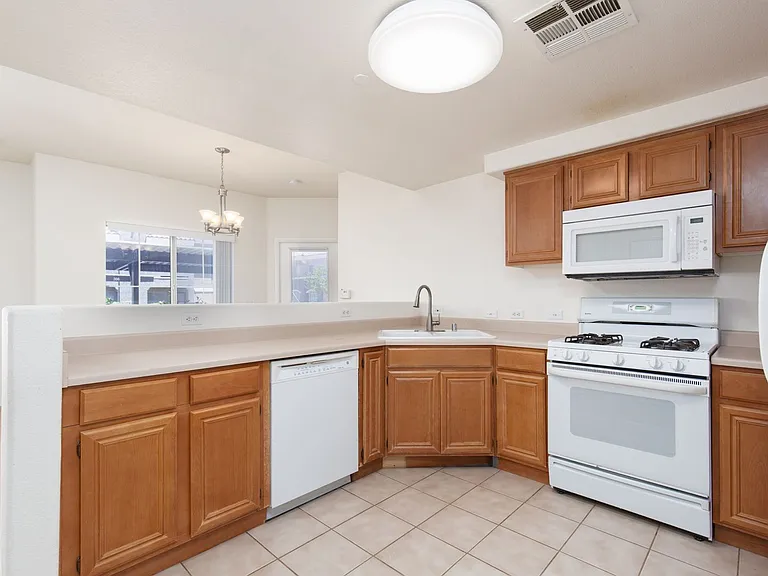 10245 S Maryland Pkwy #145 — Photo 9