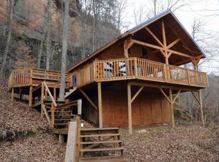 127 Getaways Rd, Stanton, KY 40380