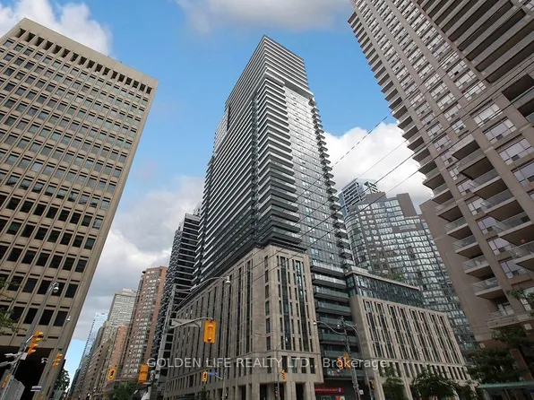 955 Bay St, Toronto, ON