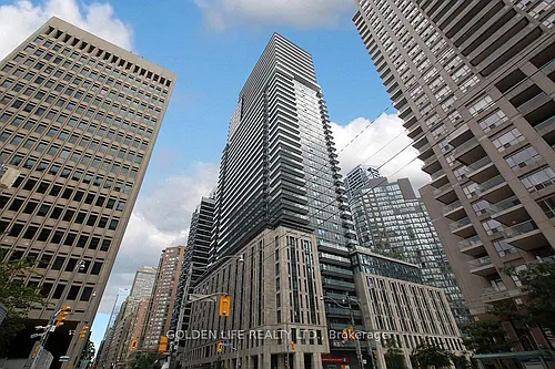 955 Bay St Photo 1