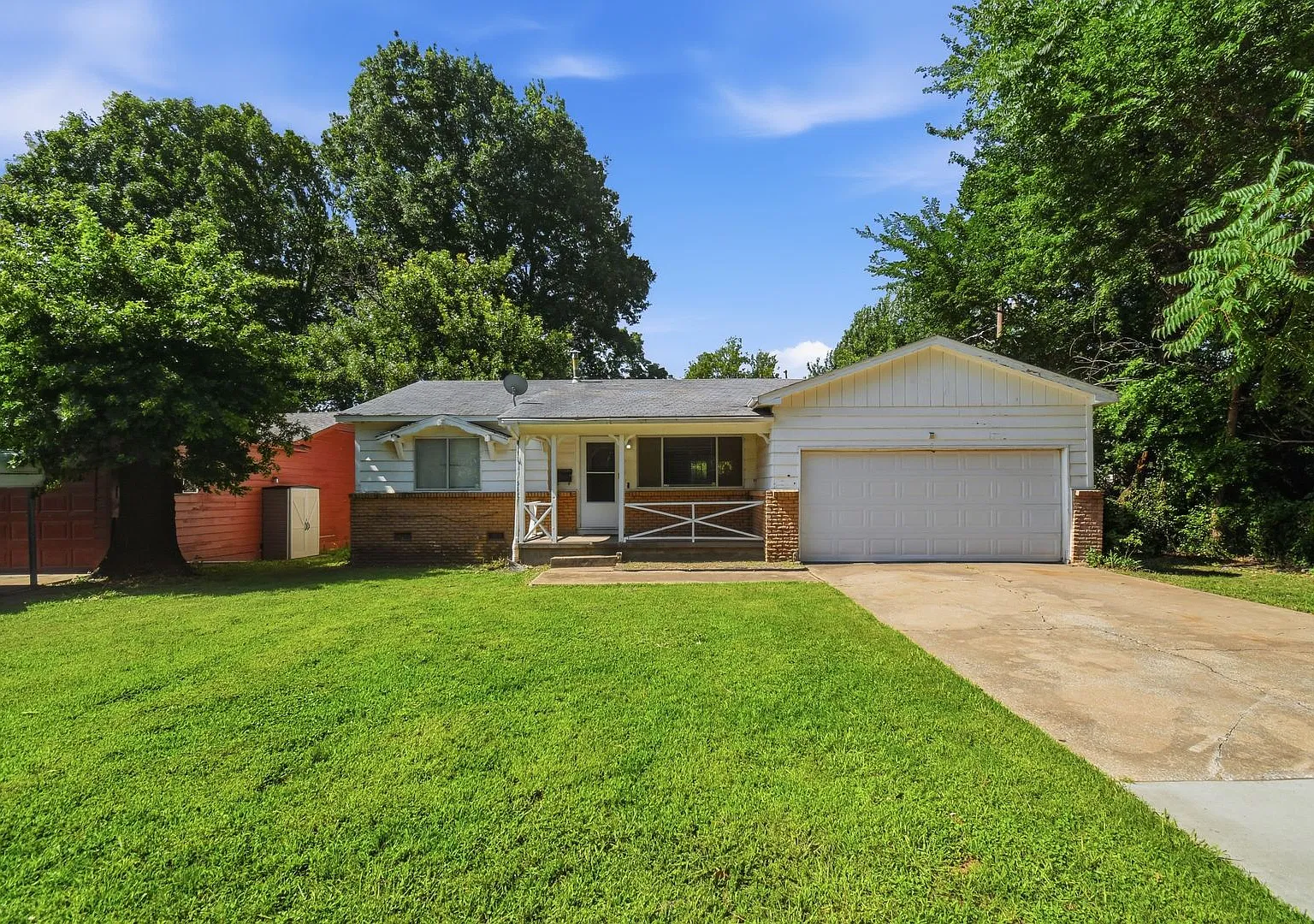 3 Bed | 1 Bath | Close to Downtown Tulsa — Photo 1