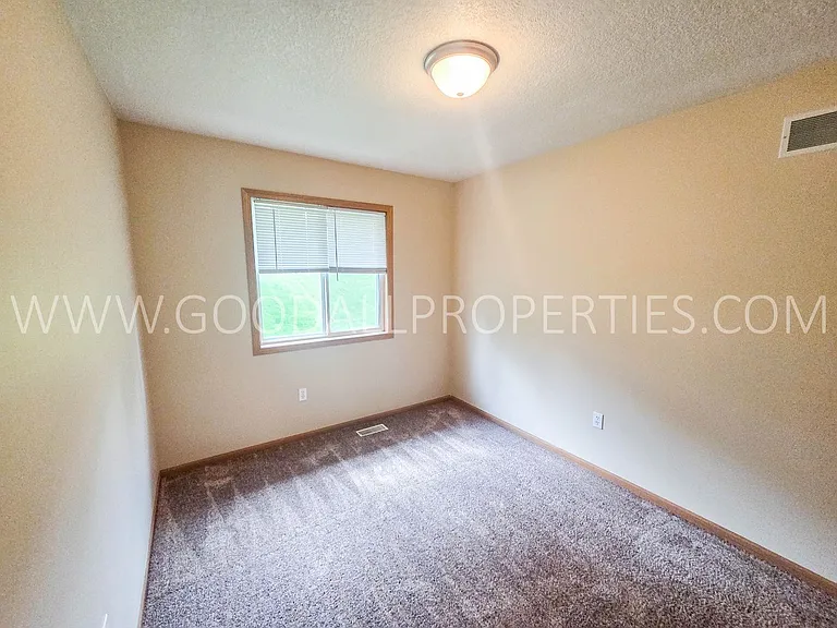409 S Hazel St — Photo 14
