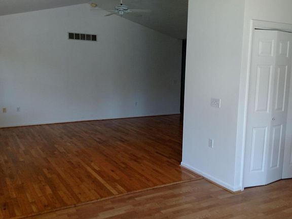 5th image of 111 Orchard Dr #11