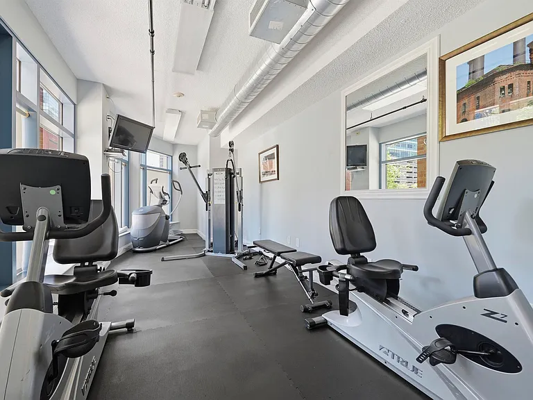 311 Washington St #9C — Photo 28