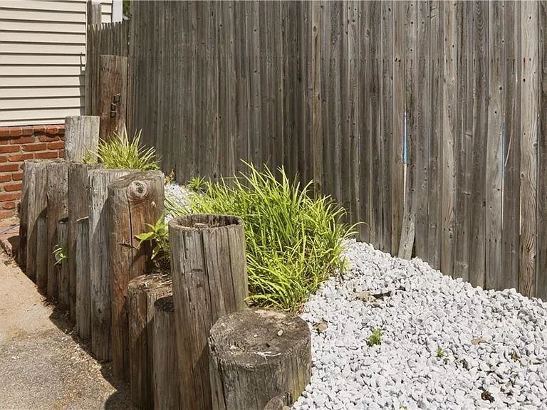 49 Dexter St — Photo 38