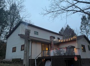 9 Jets Ln, Factoryville, PA 18419