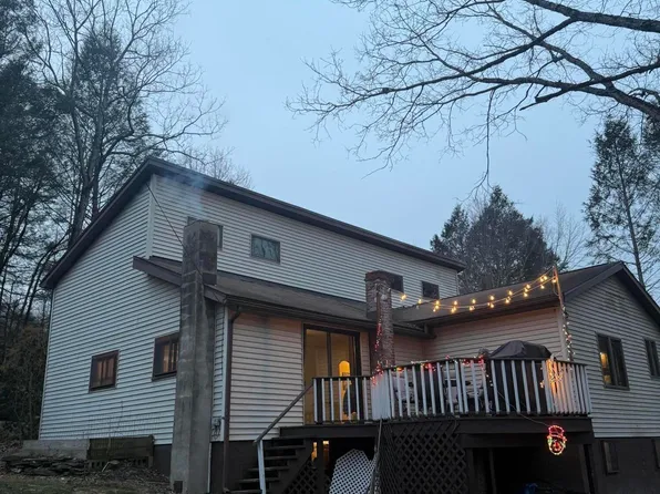 9 Jets Ln, Factoryville, PA 18419