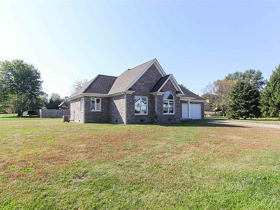 2nd image of 1017 Governors Ln
