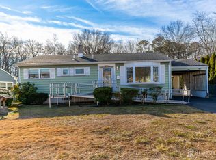 18 Andover Rd, Old Bridge, NJ 08857