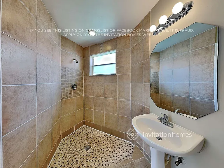 4433 NW 67th Ave — Photo 20