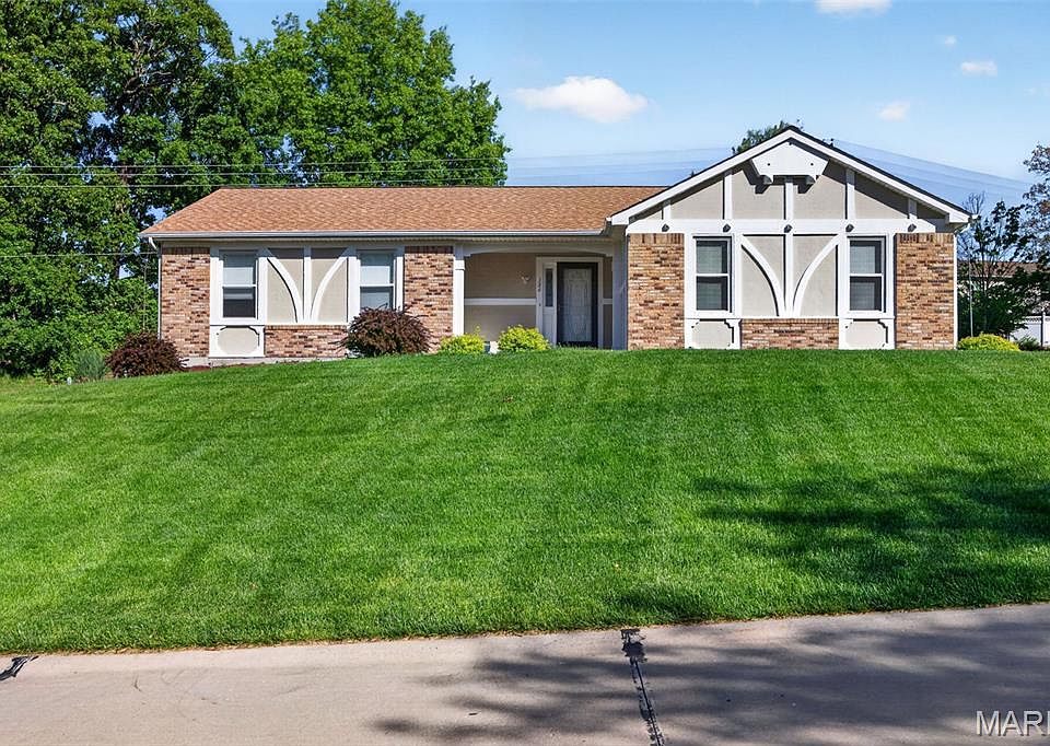 1st image of 386 Westbrook Dr