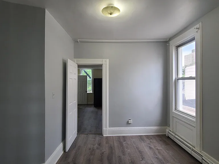 302 Summit Ave #1 — Photo 16