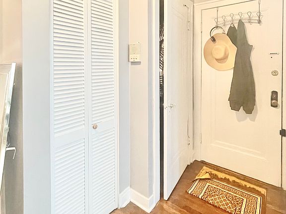 5th image of 2206 W Rosemont Ave #1