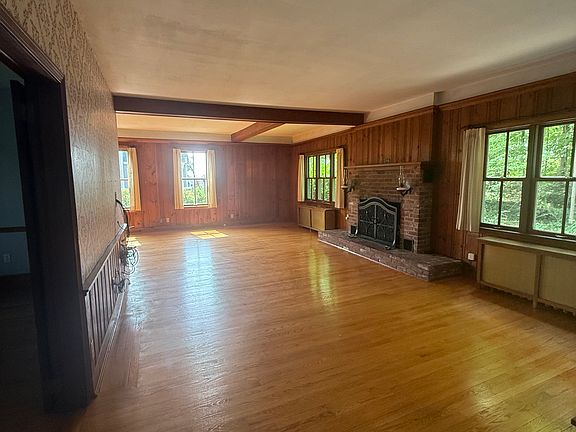 3rd image of 20 Wettleson Ave