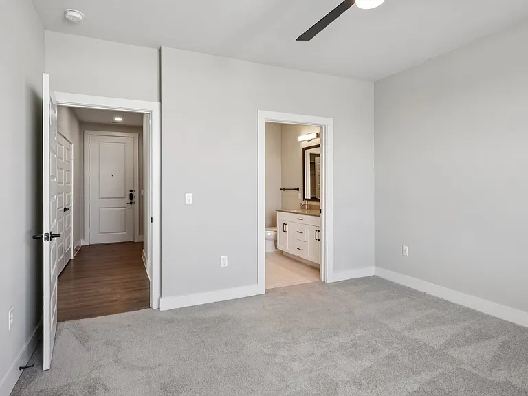 The Huntley — Photo 72