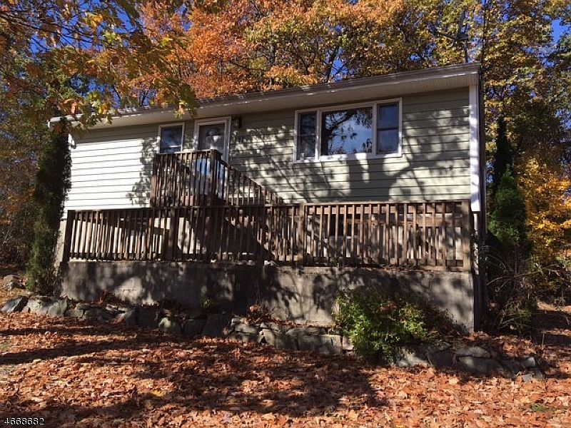 1st image of 147 Barry Dr N