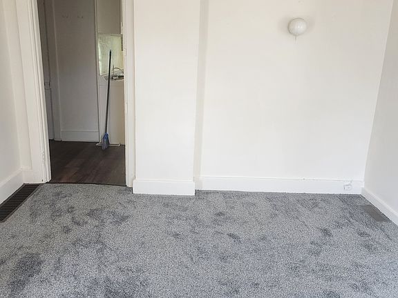 4th image of 261 Walnut St #2