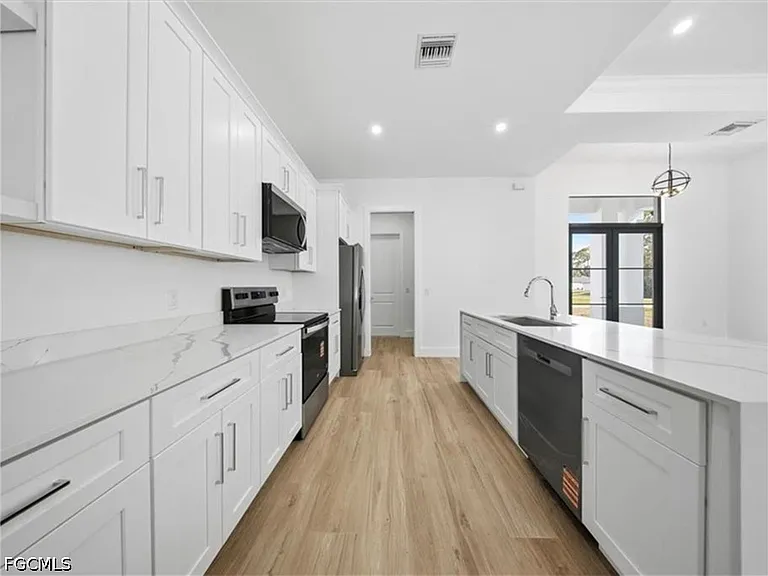 6125 Hershey Ave — Photo 12