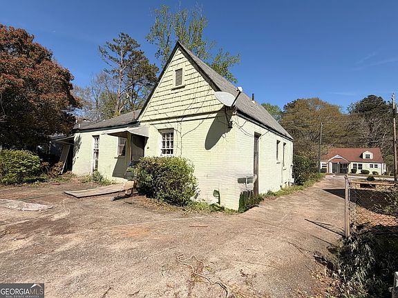 3rd image of 2519 Sylvan Rd