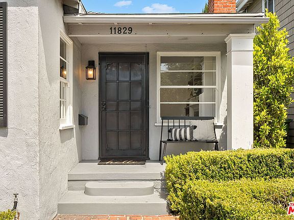 3rd image of 11829 Pacific Ave