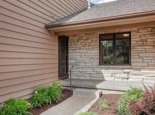 3357 E Ridge Dr, Bettendorf, IA 52722