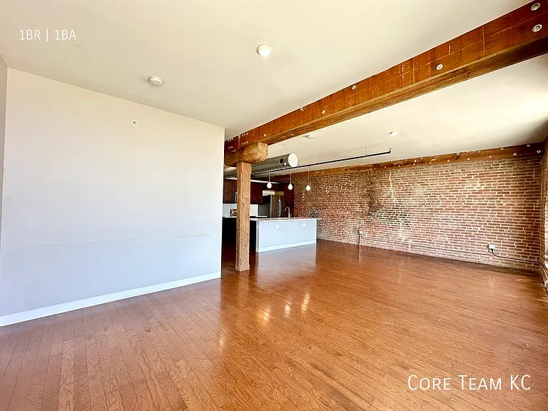 1223 Union Ave #403 — Photo 6