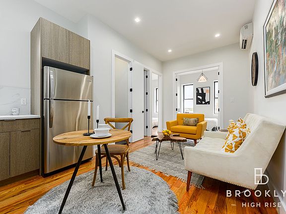 2nd image of 1671 Lincoln Pl APT 6