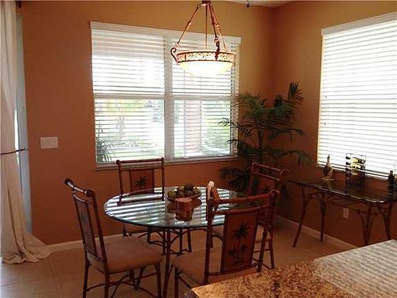 5th image of 11240 SW Kingslake Cir