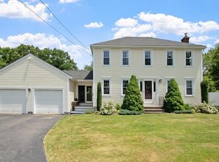 32 Indian Ridge Dr, Leominster, MA 01453