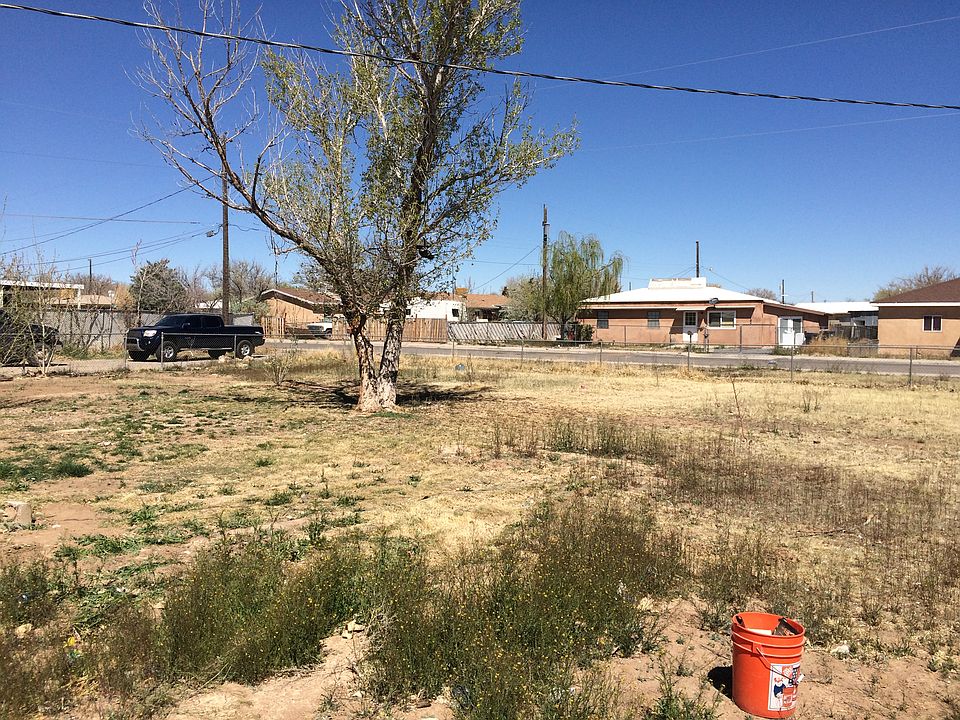 2nd image of 1027 W Picard Ave