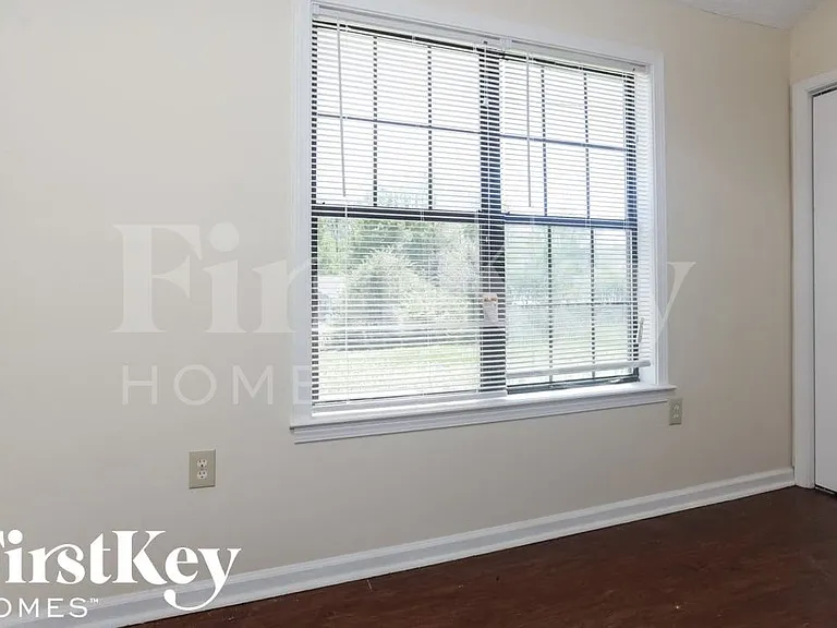 4877 Summitridge Dr — Photo 9