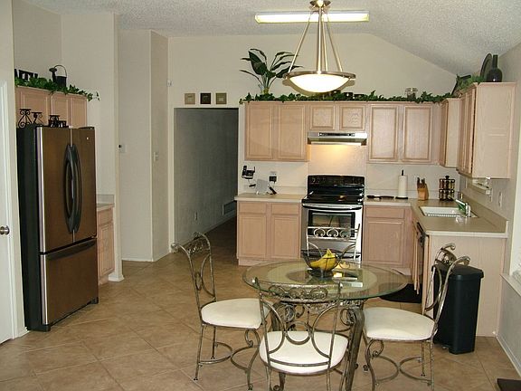 3rd image of 511 Alameda Ave