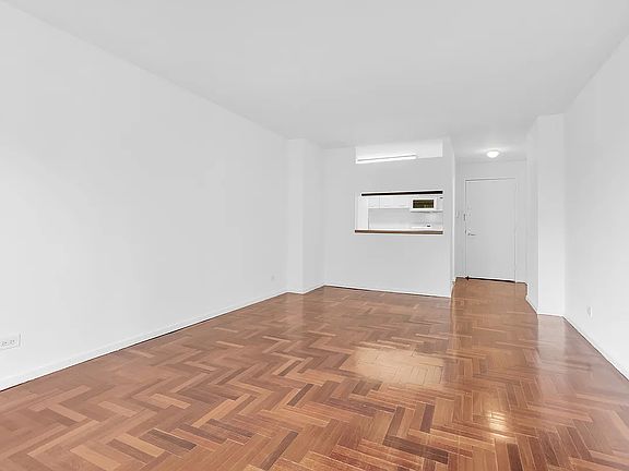4th image of 2373 Broadway APT 1027
