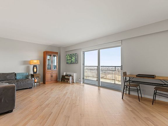 3rd image of 6833 N Kedzie Ave APT 1514