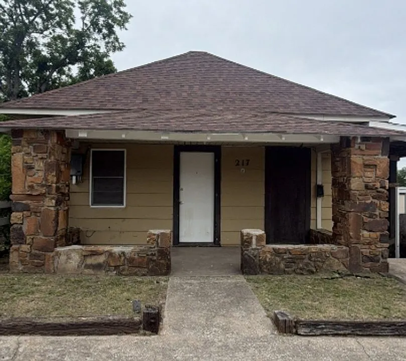 217 N Wilson Ave