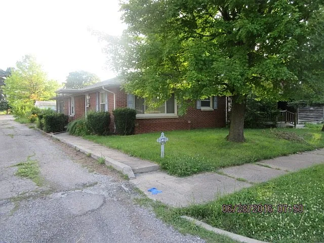1126 E 28th St photo 1