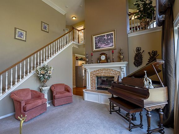 5th image of 1639 N Woodridge Dr