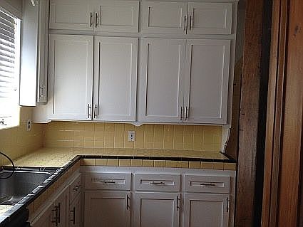 Kitchen Counters & Cabinets