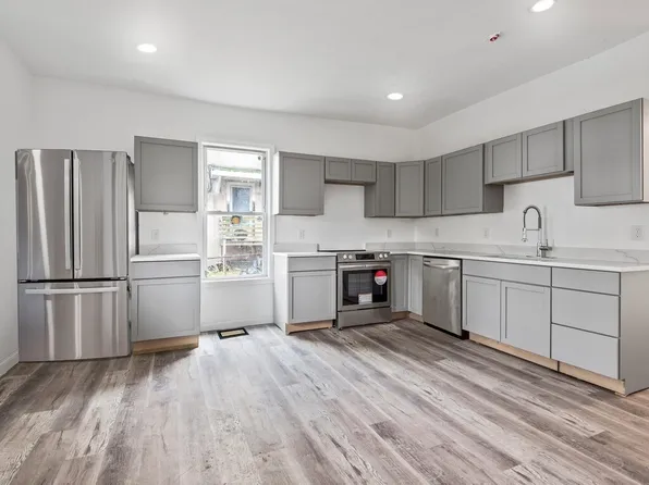 42 William St, Worcester, MA