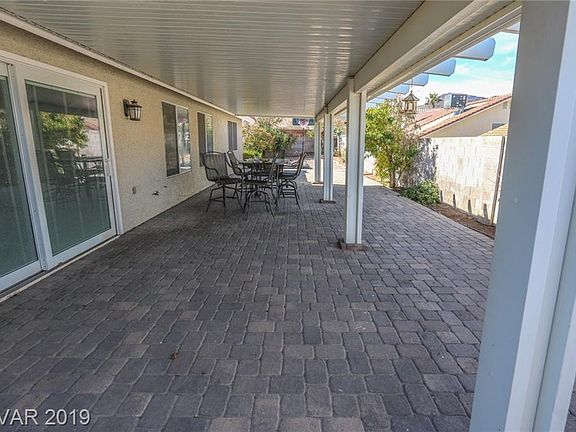 5th image of 136 Blue Creek Way