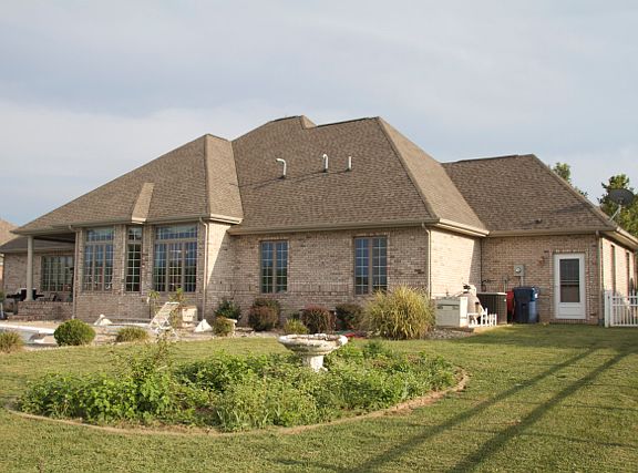2nd image of 1604 S Lake Dr
