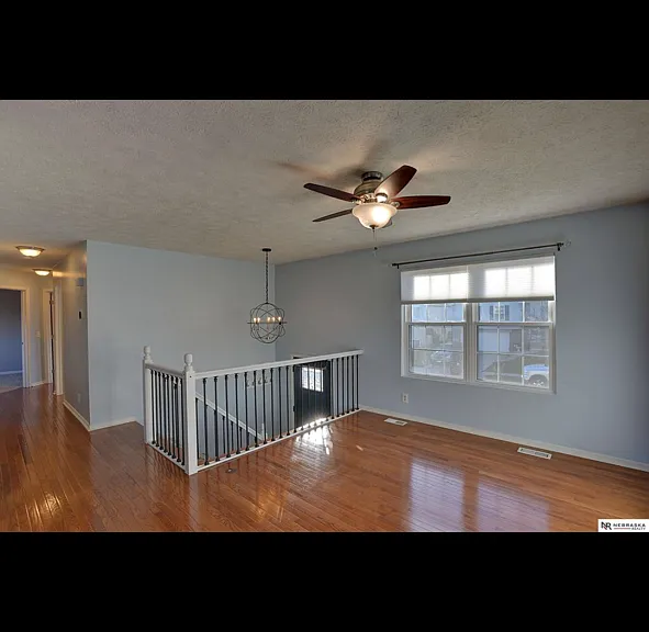 8002 Newport Ave — Photo 3