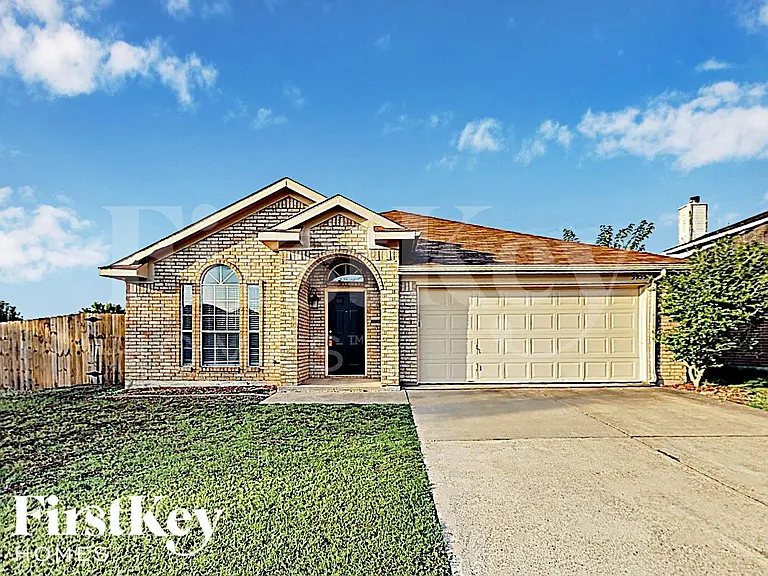 3955 Cypress Gardens Dr — Photo 1