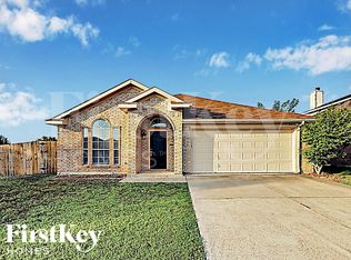 3955 Cypress Gardens Dr, Fort Worth, TX 76123
