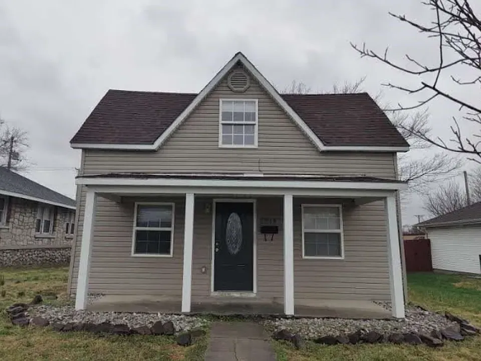 2214 S Harlem Ave